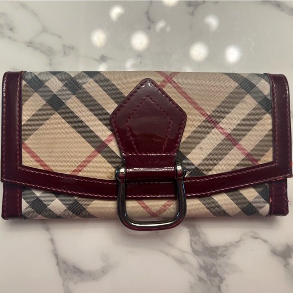 COPY - Burberry wallet - Picture 1 of 9